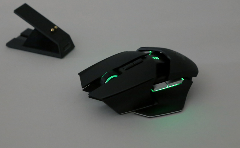 Razer Ouroboros светится зеленым