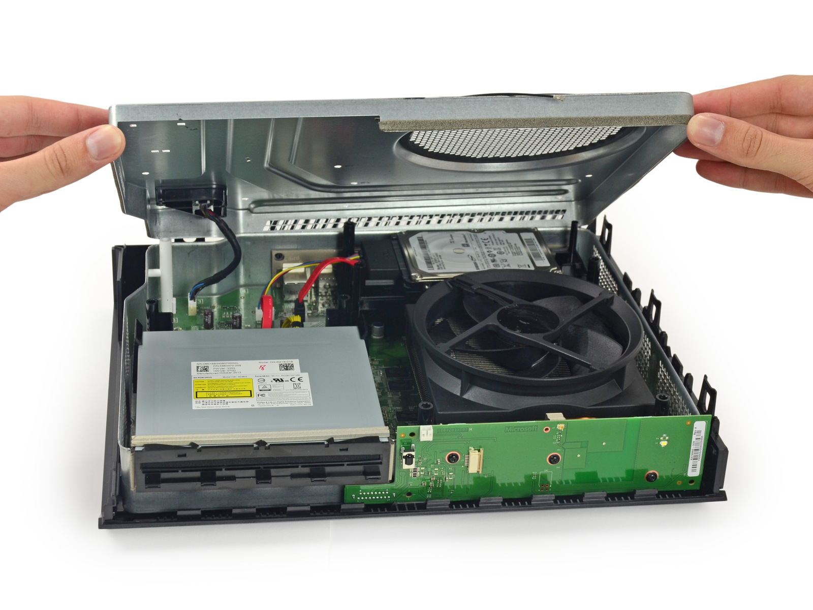 В Xbox One тоже есть заменяемый жесткий диск - ProGamer.Ru