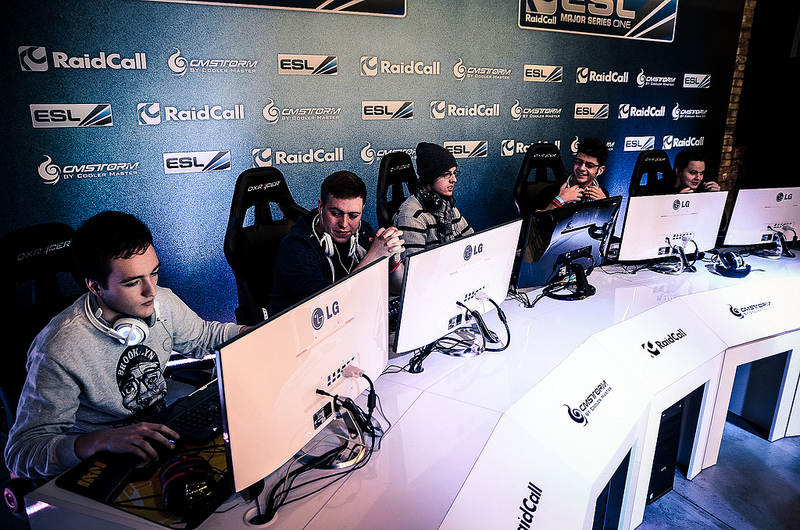 Sigma.int на финалах осеннего сезона 2013 RaidCall EMS One Dota 2.