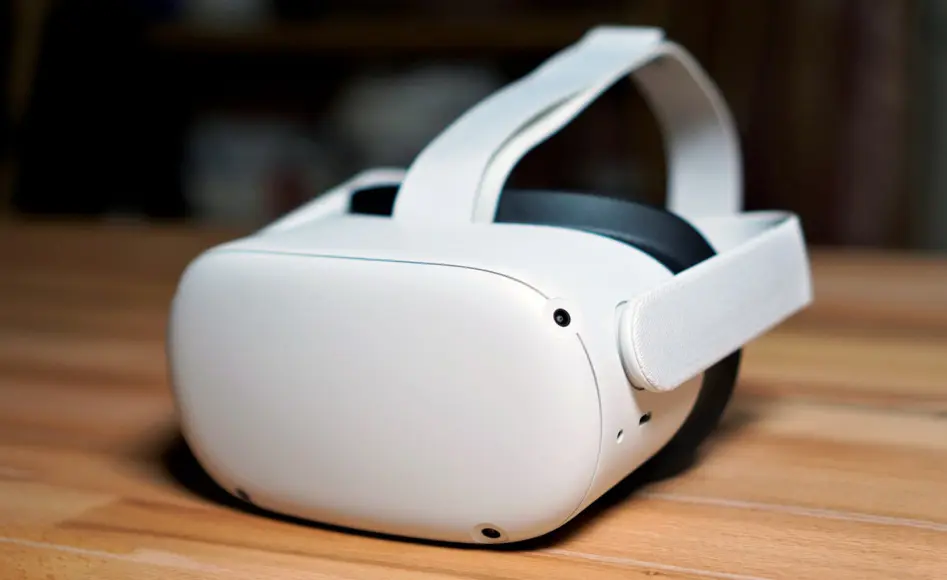 Oculus Quest 2 - шлем виртуальной реальности